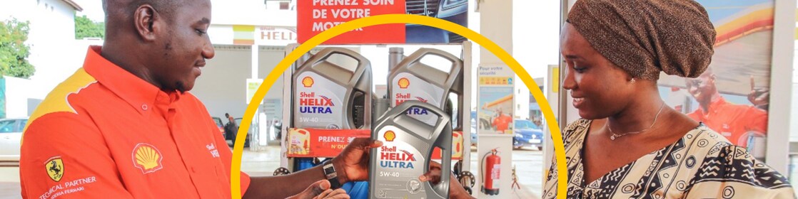 Shell Employee Explaining the Product