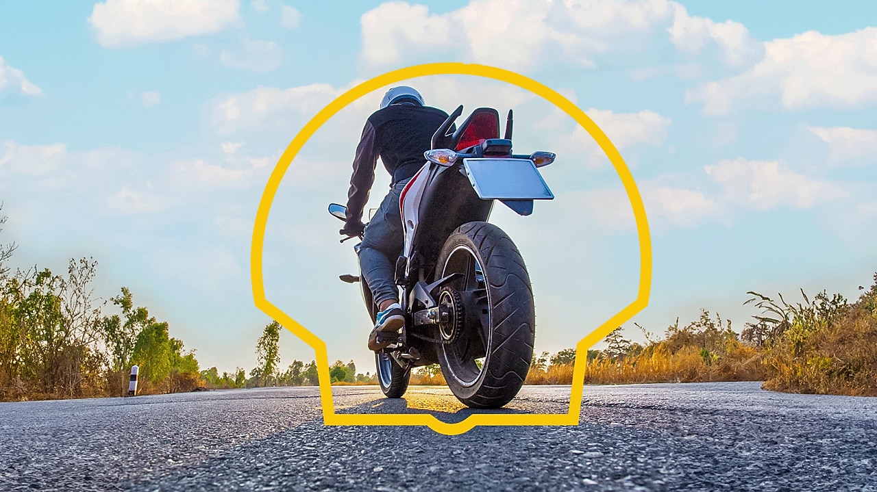 Un motard sur son engin