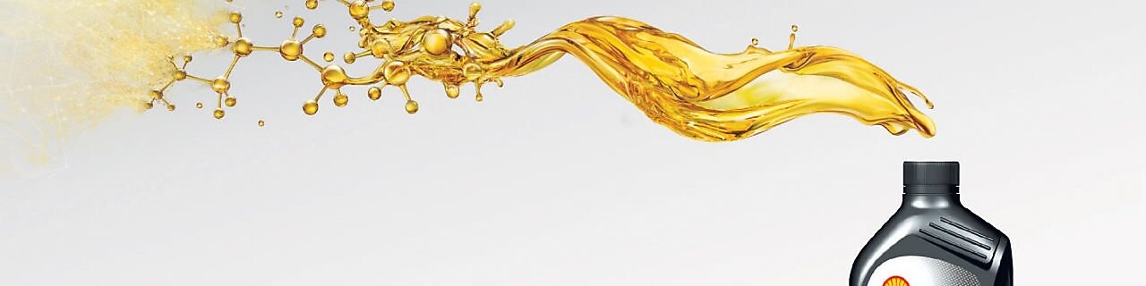 Sebastian Vettel et Kimi Raikkonen font le plein de voitures Ferrari à une station Shell